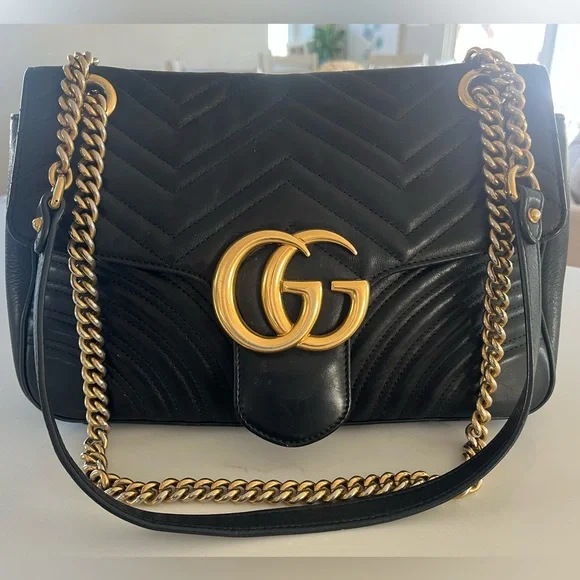 Gucci - GG Marmont Medium Matelassé
Shoulder / Crossbody Bag Chevron Leather - Picture 15 of 17